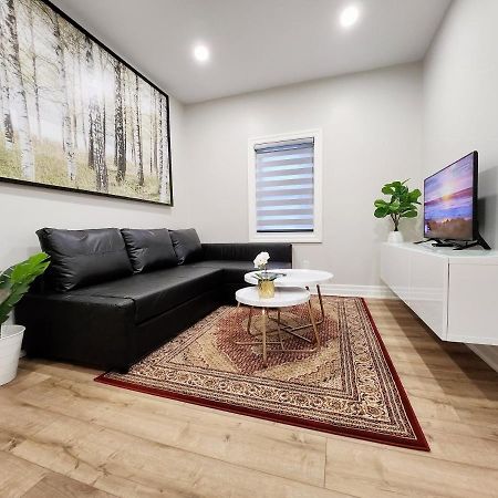 The Cozy Cove Modern King-Bedroom Full Apartment Sainte-Catherine Buitenkant foto