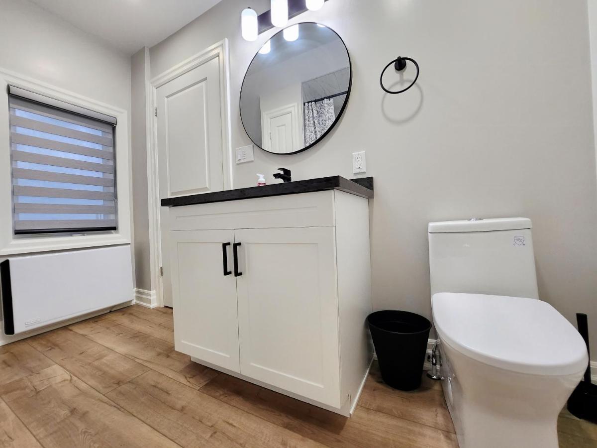 The Cozy Cove Modern King-Bedroom Full Apartment Sainte-Catherine Buitenkant foto