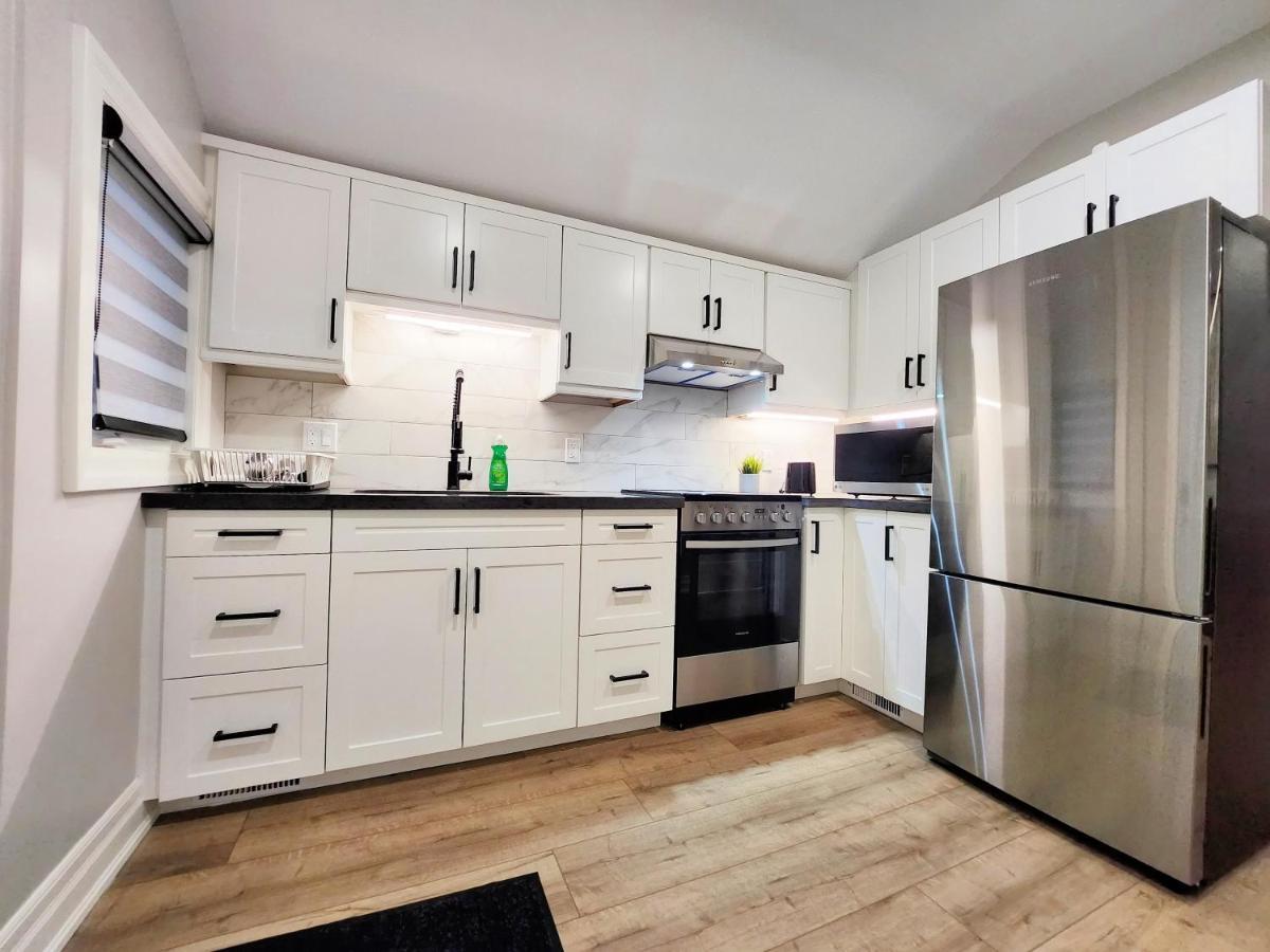 The Cozy Cove Modern King-Bedroom Full Apartment Sainte-Catherine Buitenkant foto